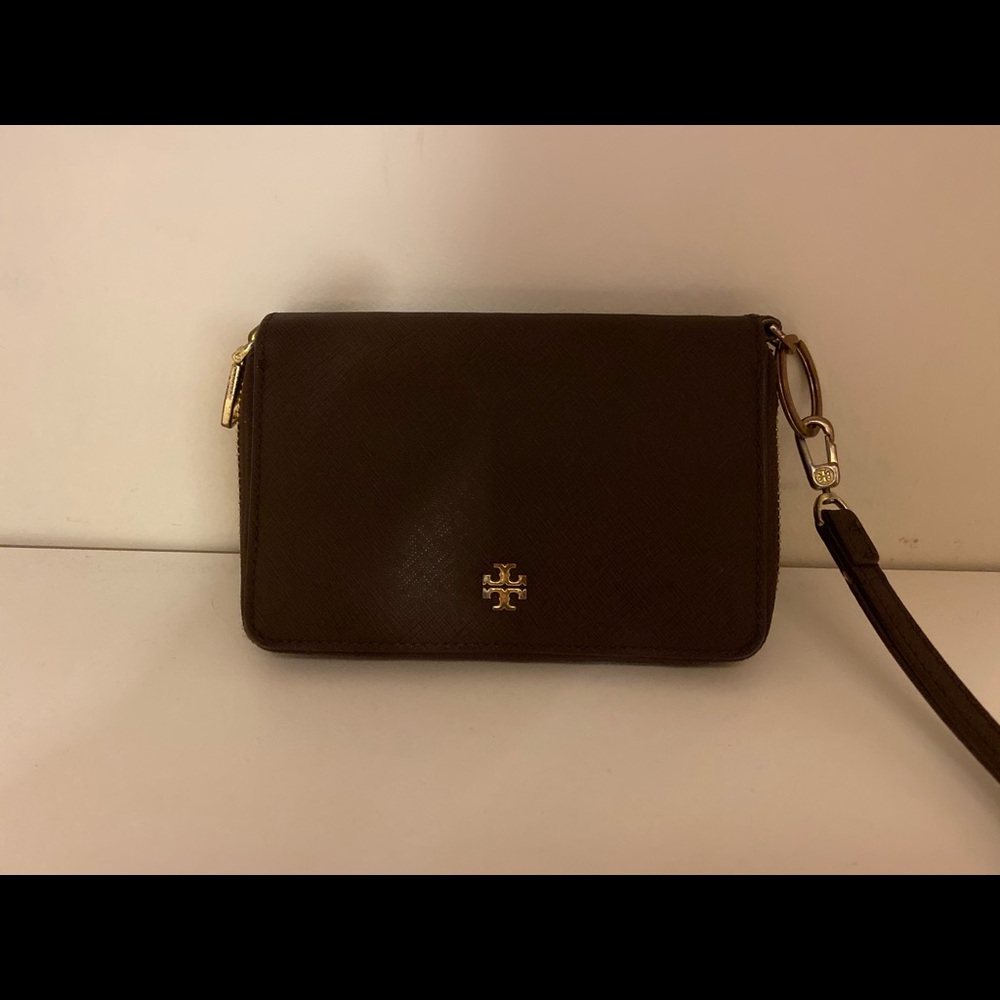 Tory Burch Robinson wallet wristlet in brown